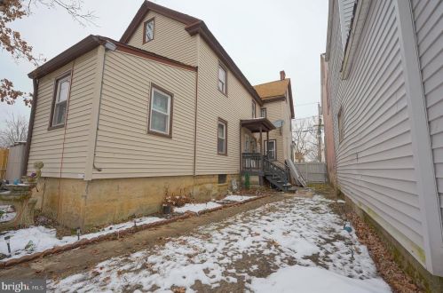 61 Barber Ave, West Deptford NJ 08096-2832 exterior