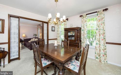 27 Rygate Ave, West Deptford NJ 08096-4218 exterior