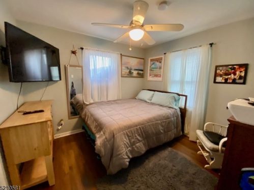 27 Voorhis Pl, Skyline Lakes NJ  07456-2234 exterior