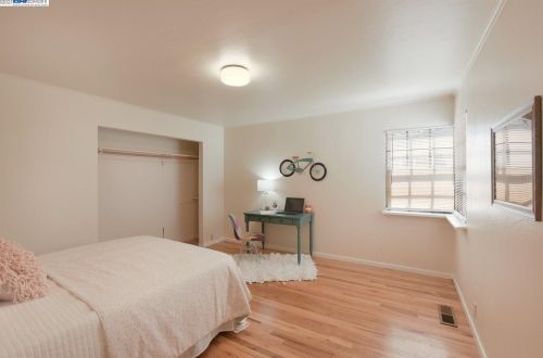 1928 Trombas Ave, San Leandro CA 94577-6127 exterior