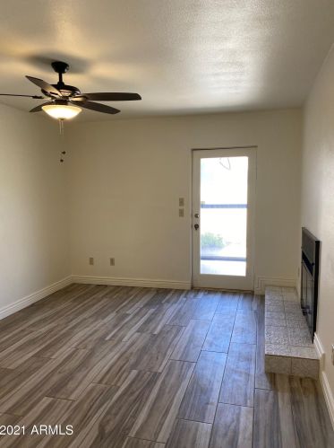 3830 Crittenden Ln, Phoenix AZ  85019-4012 exterior