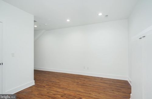 1813 6 St, Philadelphia PA 19140-4528 exterior