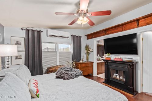 42010 3 St, Phoenix AZ 85086-7300 exterior