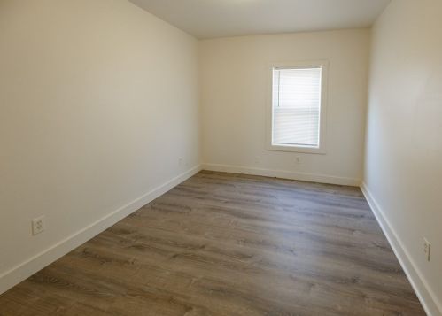 764 Plymouth Ave, Fall River MA 02721-1946 exterior