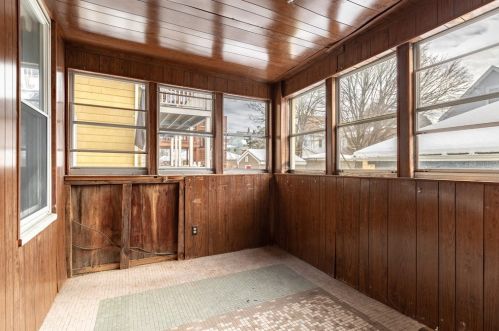 7 Bellingham Ave, Everett MA 02149-1218 exterior