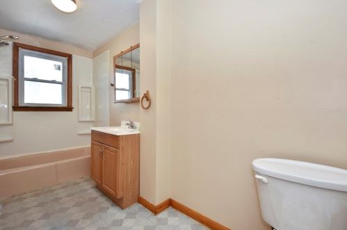 98 Kenberma Rd, Worcester MA 01604-5308 exterior