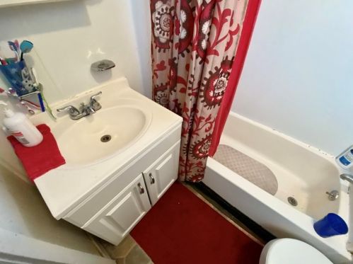 42 Summer St, Lawrence MA 01840-1718 exterior