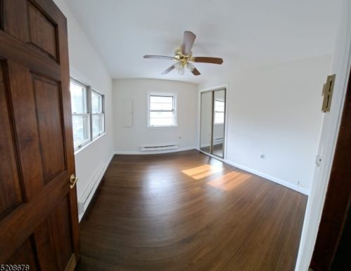 85 Lakeside Dr, Wantage NJ  07461-4360 exterior