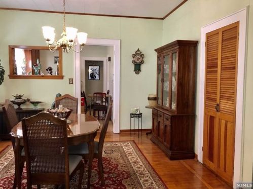 48 Dukes St, Kearny NJ 07032-3928 exterior