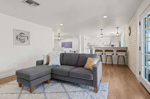 3926 Andorra Dr, Phoenix AZ  85032-6612 exterior