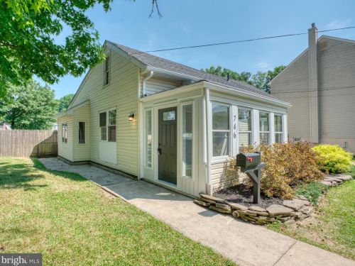 746 Carter Ave, West Deptford NJ  08096-1468 exterior