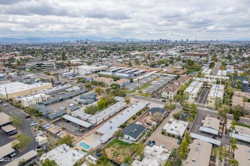 4221 27th St, Phoenix AZ 85016-5703 exterior