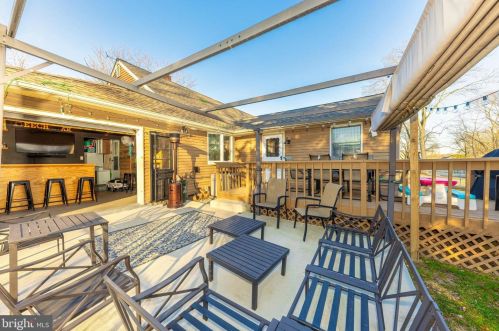 20 Beech Pl, West Deptford NJ 08096-3301 exterior