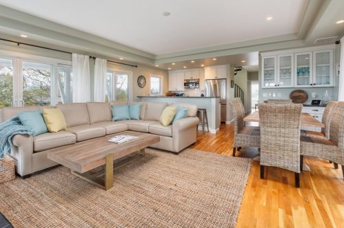 13 Girard Way, Newbury MA  01951-2108 exterior