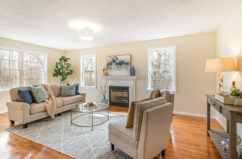 21 Christine Dr, Worcester, MA 01604-1781