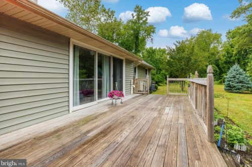 237 Elm Ave, West Deptford NJ 08051-1506 exterior