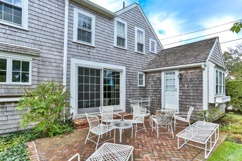 156 Chatham Bars Ave, Chatham MA 02633-2343 exterior