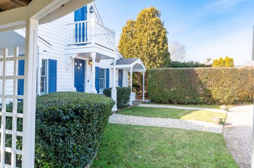 407 Old Harbor Rd, Chatham MA 02633-2375 exterior