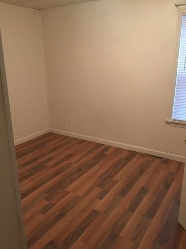 27 Upsala St, Worcester MA 01610-2044 exterior