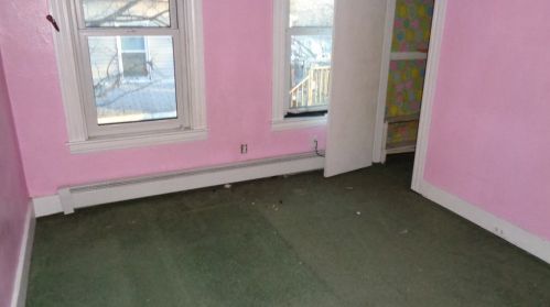 30 Montague St, Worcester MA 01603-3126 exterior