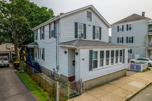 180 Foster St, Fall River, MA 02721-2662