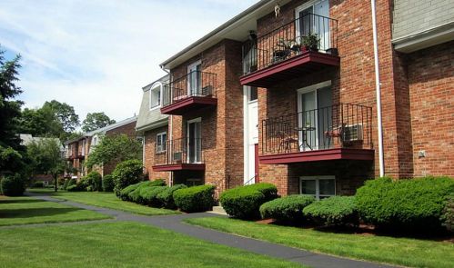 240 High St, Taunton MA  02780-3527 exterior