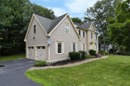 8 Camelot Dr, Shrewsbury, MA 01545-7704