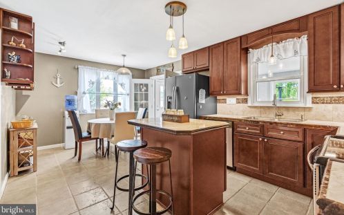 841 Boundary Rd, West Deptford NJ 08096-3614 exterior