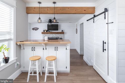 105 Red Stone Rdg, West Deptford NJ  08096-4134 exterior