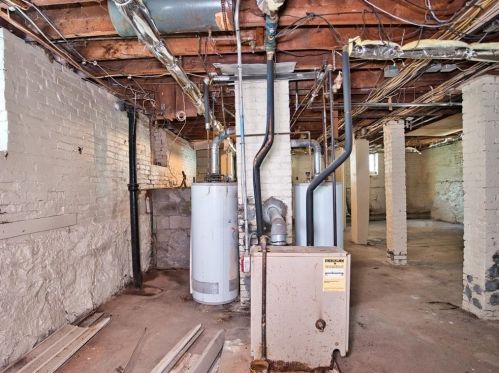 74 Clark St, New Bedford MA 02740-7021 exterior