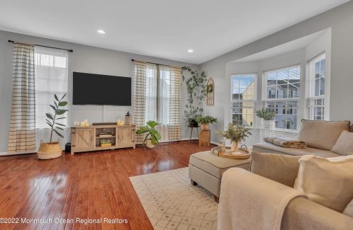 80 Kyle Dr, Tinton Falls NJ 07712-7535 exterior