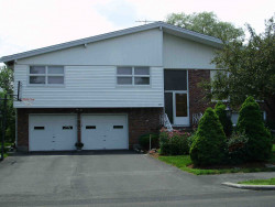 229 Old Farm Rd, Newton, MA 02459-3437