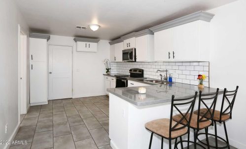 2727 Atlanta Ave, Phoenix AZ 85040-2710 exterior