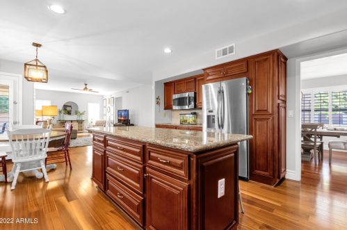 22209 41st St, Phoenix AZ  85050-6898 exterior