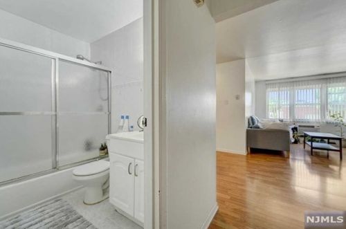 118 Sussex St, East Newark NJ 07029-2122 exterior