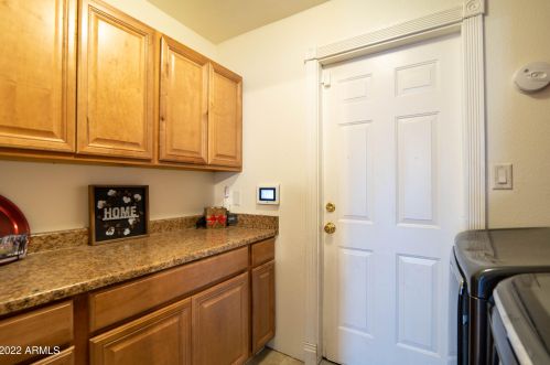 16814 31 Ave, Phoenix AZ 85009-4846 exterior