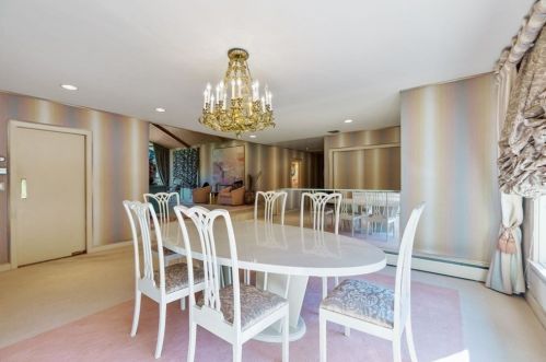 32 Brookshire Rd, Worcester MA 01609-1252 exterior