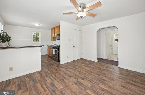 821 Columbia Blvd, West Deptford NJ 08063-1204 exterior