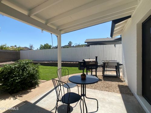 2423 Beryl Ave, Phoenix AZ 85021-2480 exterior