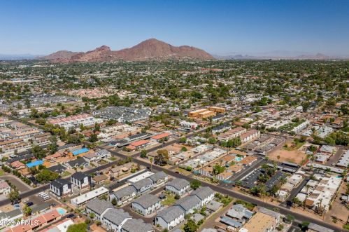 3025 38 St, Phoenix AZ 85018-4114 exterior