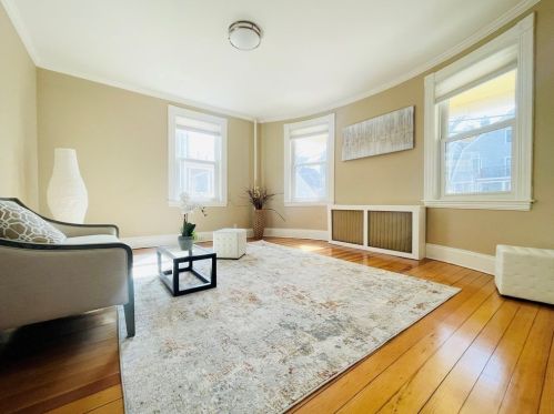 80 Central Ave, Newton, MA 02460-1714