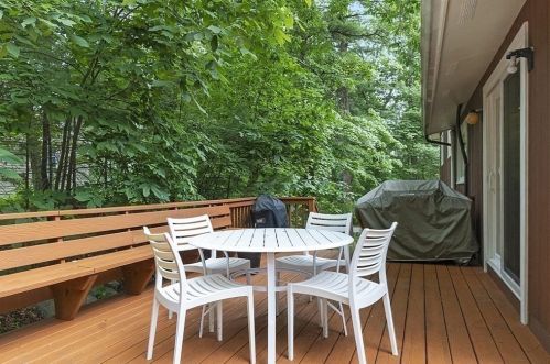 176 Woodland Rd, Southborough MA  01772-2035 exterior