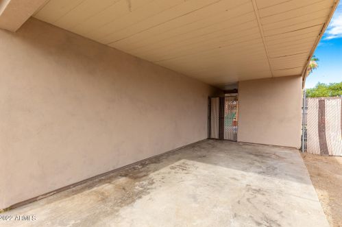 2221 61 Dr, Phoenix AZ 85033-4603 exterior