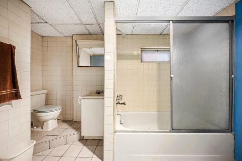 2936 Oak Park Ave, Forest View IL 60402-3028 exterior