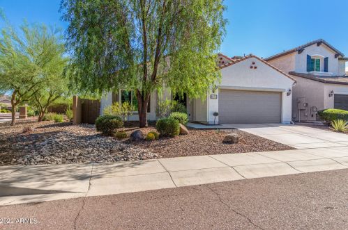 1676 Cavedale Dr, Phoenix, AZ 85085-6349