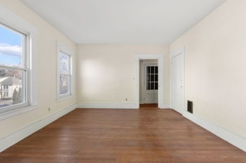 22 Oakland St, Newton MA 02458-1848 exterior