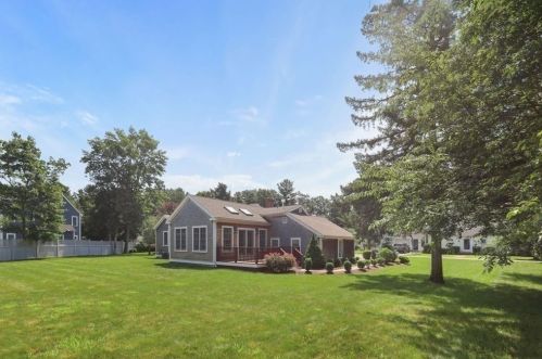 9 Independence Ln, Hingham MA exterior