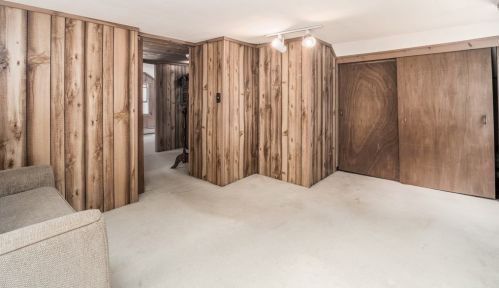 12 Candlewood St, Worcester MA 01602-2804 exterior