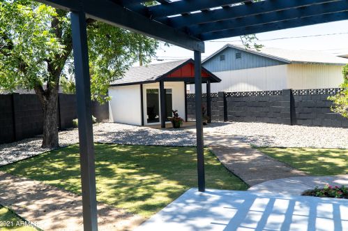 3307 43rd Pl, Phoenix AZ  85018-6422 exterior