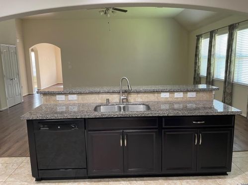 5906 Carnaby Ln, Richmond TX  77471-4499 exterior